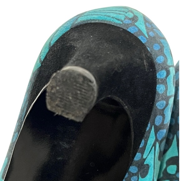 Ferragamo Butterfly Wing Heel - Picture 9 of 12